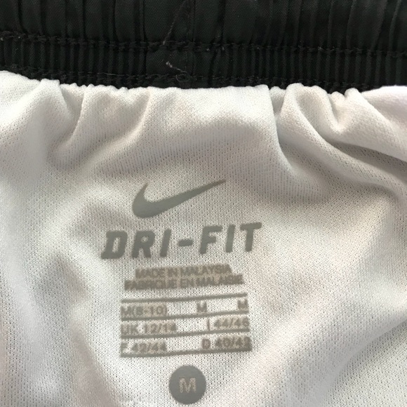 Nike shorts - Picture 2 of 2